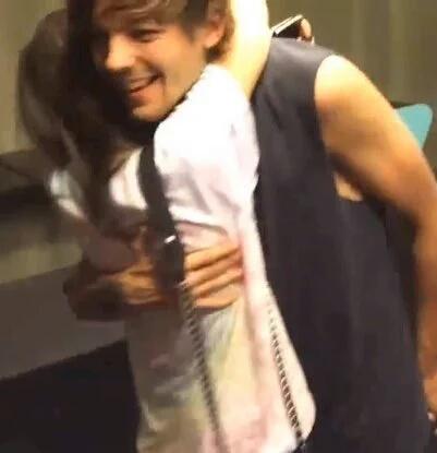 brividiprofondi's tweet photo. "Sarò la tua luce.
Non ti sentirai mai come se fossi sola
Ti farò sentire come a casa"

 #LouisYouMakeUsFeelLikeHome https://t.co/gLy2ZFBc1a