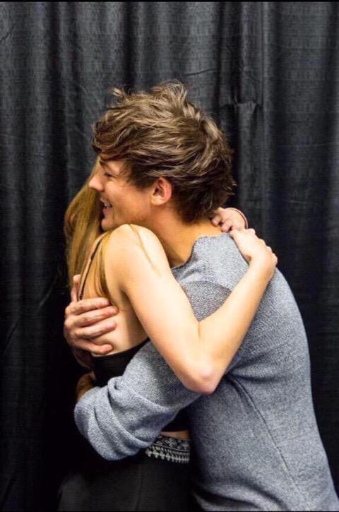 brividiprofondi's tweet photo. "Sarò la tua luce.
Non ti sentirai mai come se fossi sola
Ti farò sentire come a casa"

 #LouisYouMakeUsFeelLikeHome https://t.co/gLy2ZFBc1a