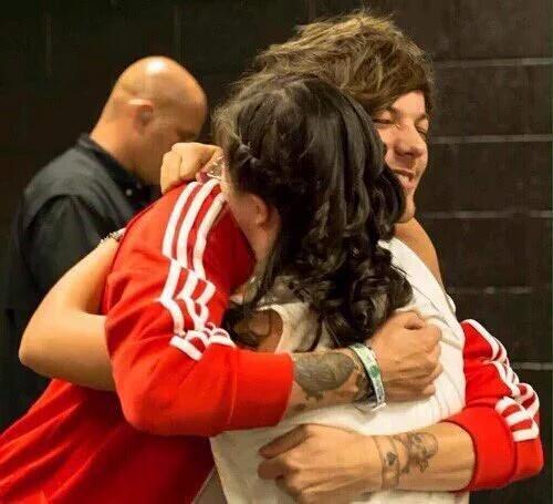 brividiprofondi's tweet photo. "Sarò la tua luce.
Non ti sentirai mai come se fossi sola
Ti farò sentire come a casa"

 #LouisYouMakeUsFeelLikeHome https://t.co/gLy2ZFBc1a