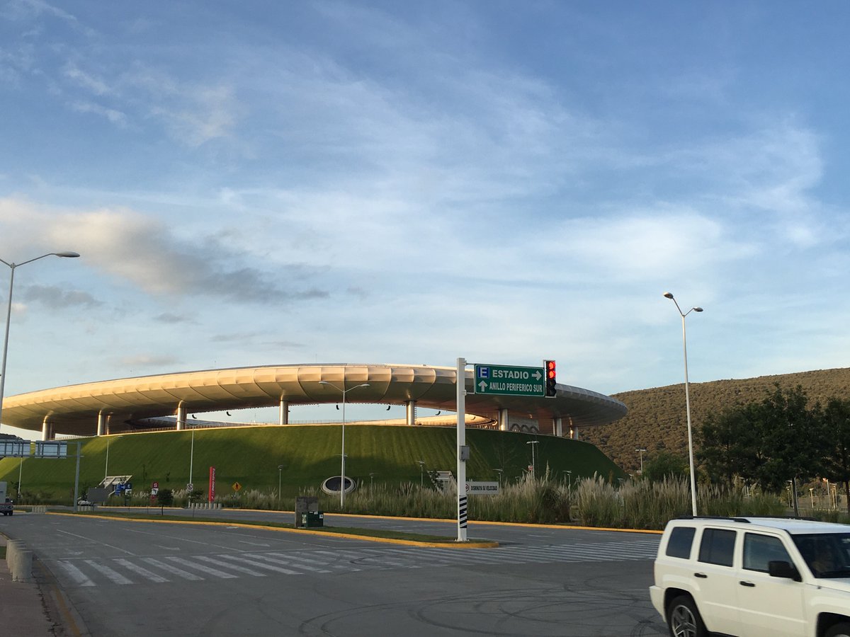Guachimontones's tweet photo. #Guadalajara #Airport taxis en huelga este lunes Cabs on strike https://t.co/9xOrycEWUd
