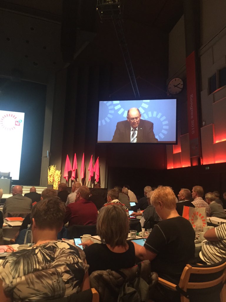 "Politikere kan så meget når de bliver enige - de skiderikkere" sagde Harald på #lokongres