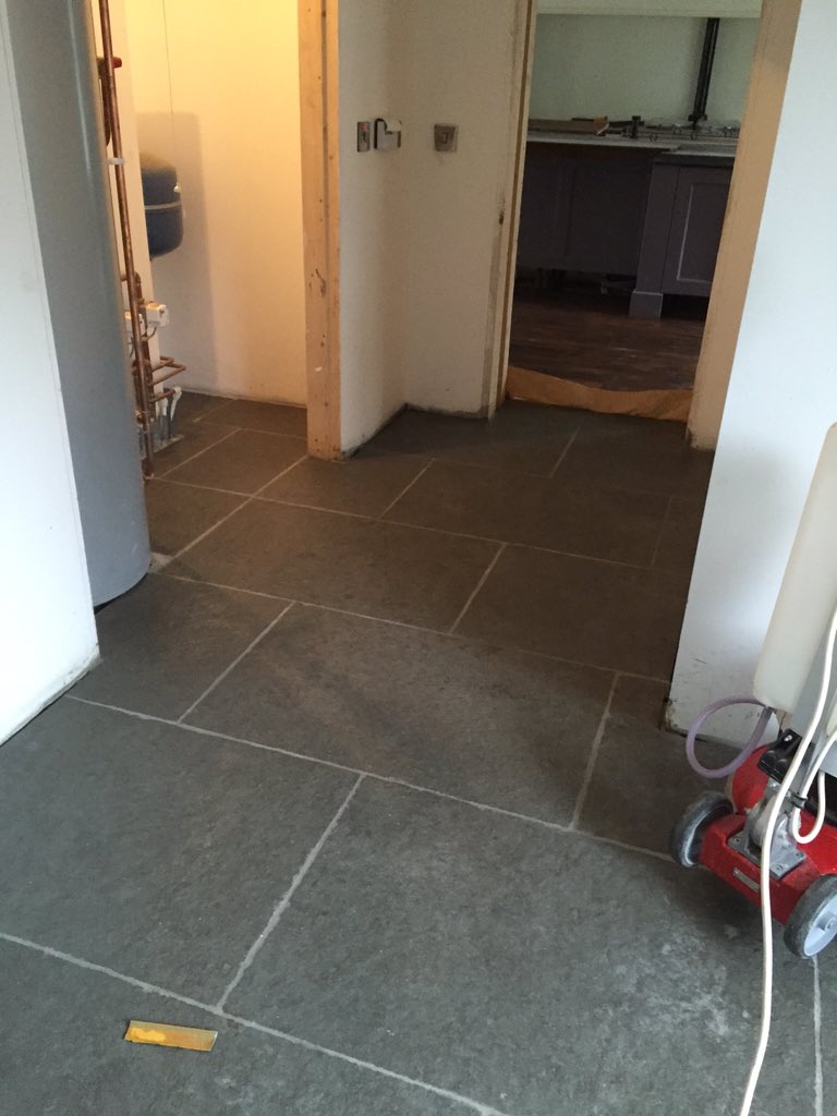 _AMATiling_'s tweet image. @cleanedsealed #IloveMyRunner #samich #cleaning #sealing #buffing