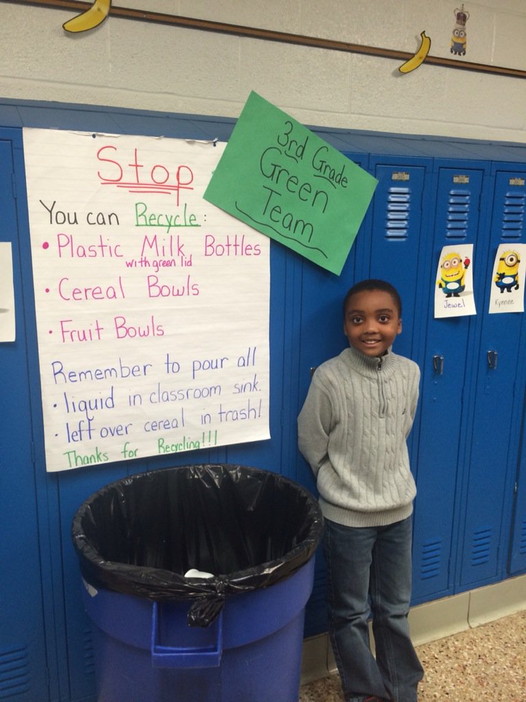 CLETS_SDT's tweet photo. 3rd Grade Green Team during breakfast duty! Remember to recycle! #bcpslh @sskazis https://t.co/RqFoVAhHnE