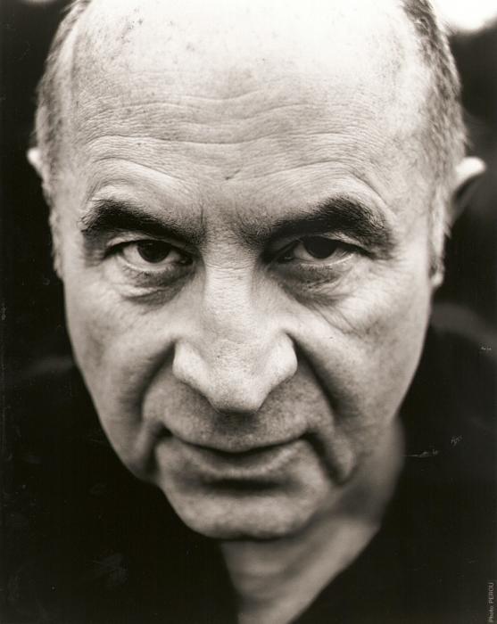 \"Method acting is a load of bollocks.\"

Happy Birthday to Bob Hoskins, who would have been 72 today. 