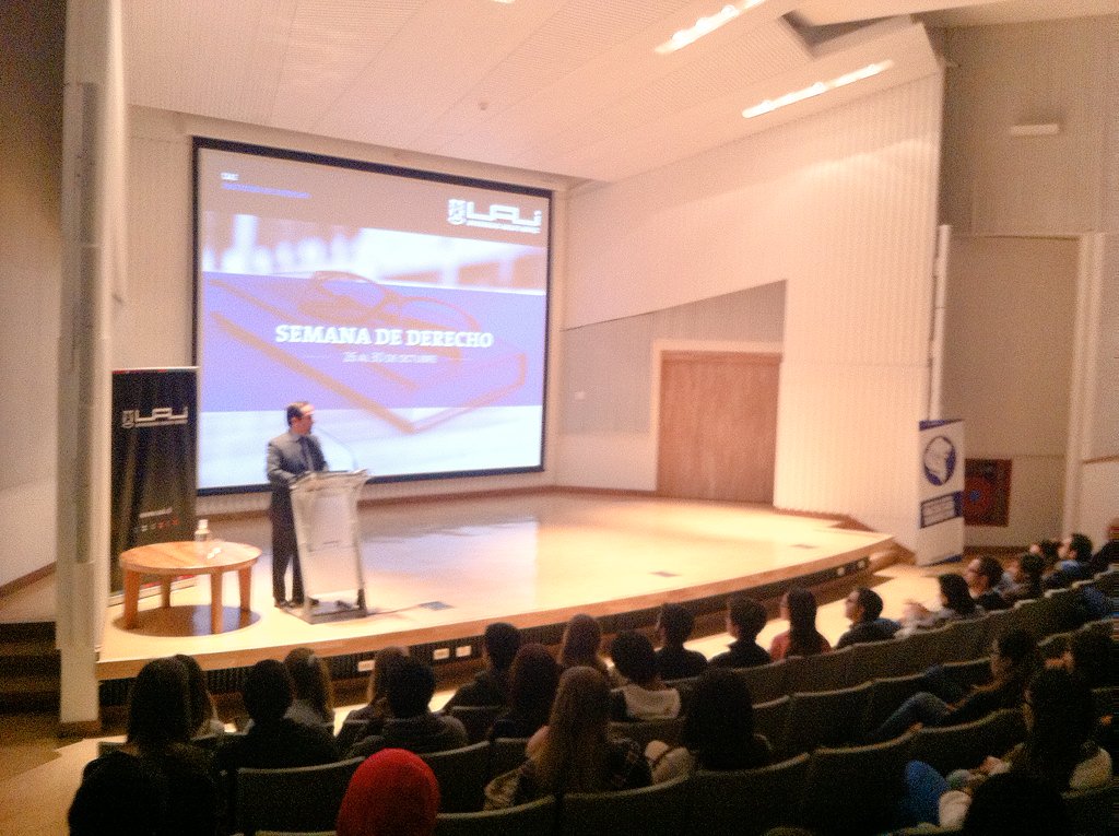 UAI_VINA's tweet photo. Ramiro Mendoza decano @UAIDerecho inaugura la semana de la Facultad en #UAIViña @Avancemos_UAI https://t.co/r2TBkpi96p
