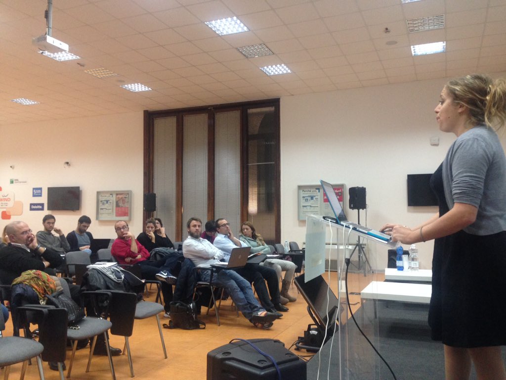 dolabschool's tweet photo. In #GoogleAnalytics si possono vedere un sacco di cose fighe! Parola di @VeronicaGenti 😊
#dolabmktg https://t.co/oSHCzeJnU0