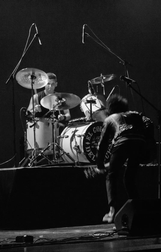 Prinfinito's tweet photo. #QueLindoEsoDe hacer música entre amigos #rock #Amigos https://t.co/sPCvxCqg17
