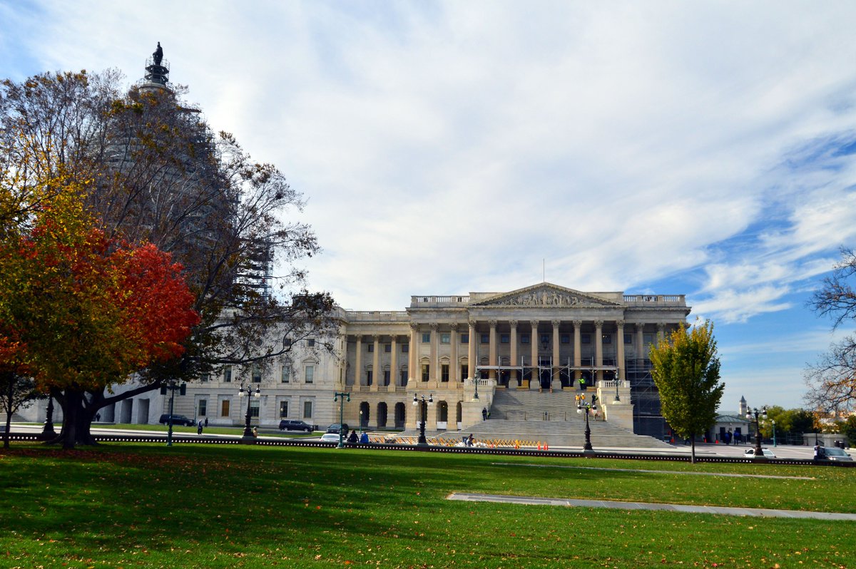 SenateSAA's tweet photo. A little taste of Fall around the #Capitol. https://t.co/lCPqfGPifj