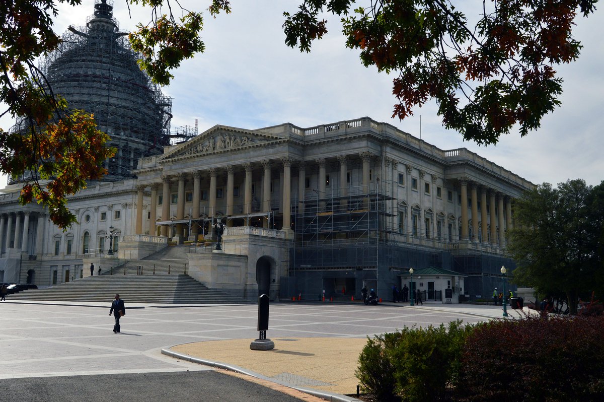 SenateSAA's tweet photo. A little taste of Fall around the #Capitol. https://t.co/lCPqfGPifj