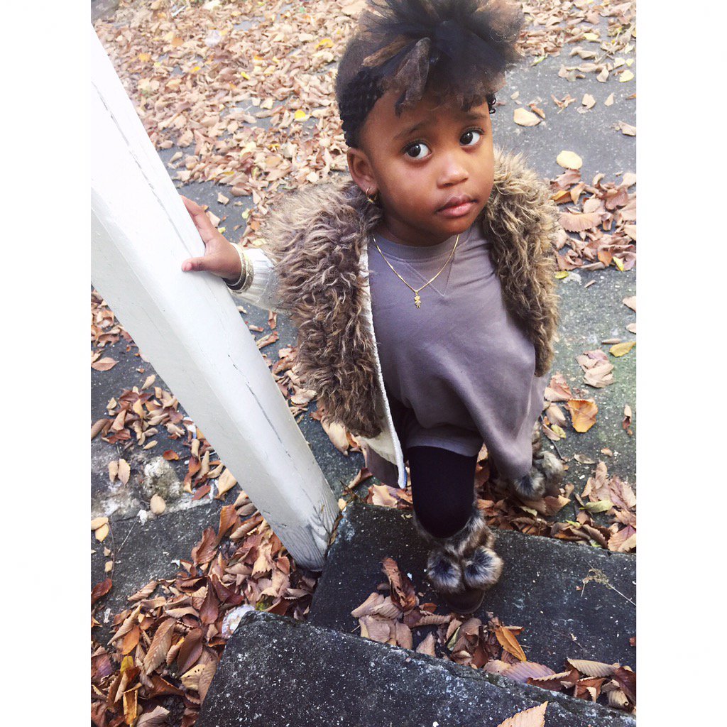 Naysiaa14's tweet photo. You don't kno what you mean to me😩😍❤️👶🏽🍂 #AlwaysPictureReady☺️ https://t.co/4gQTOGwshj