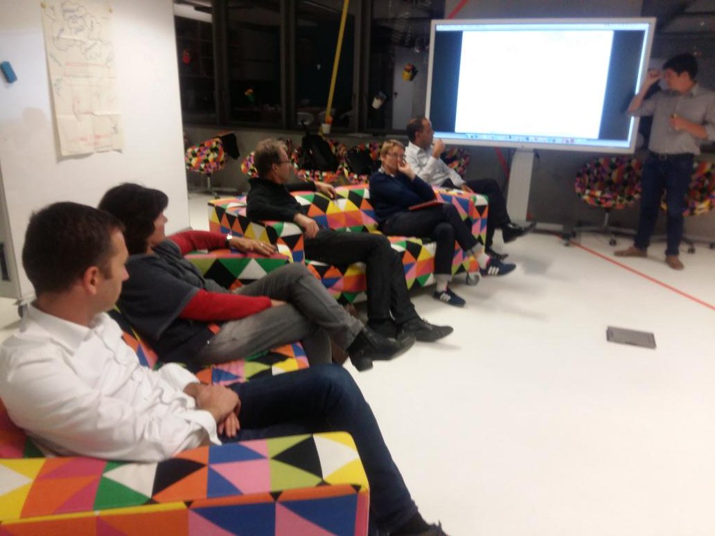 ikervegan's tweet photo. Ce soir l'atelier ik sur #Innovations se réunit chez @Semenia #creativité #Management https://t.co/QgPiOGdunt