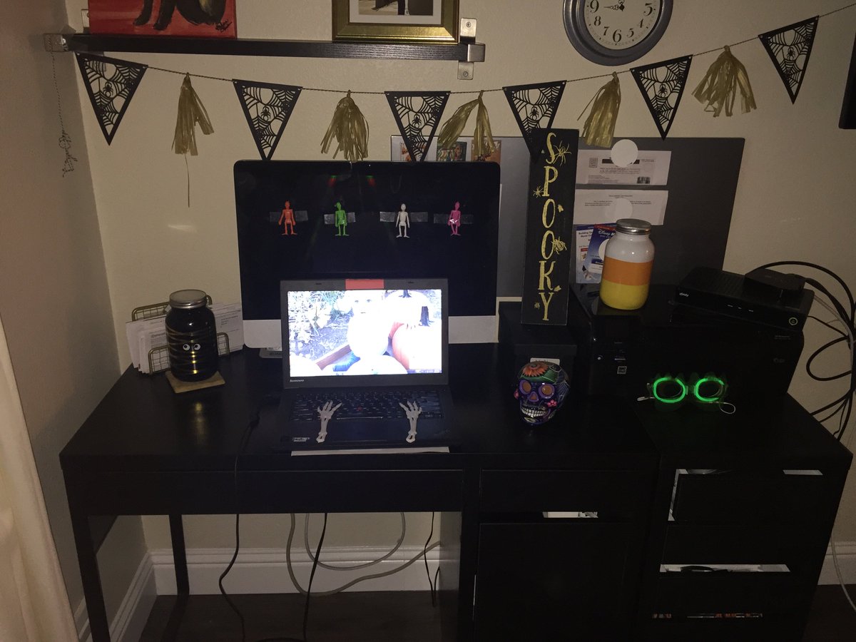 Jencal84's tweet photo. @cisco Decorating Contest! Like or retweet to Vote! #Cisco, #Halloween #CorpFunctions @CiscoCareers https://t.co/ohC7vnwxDQ