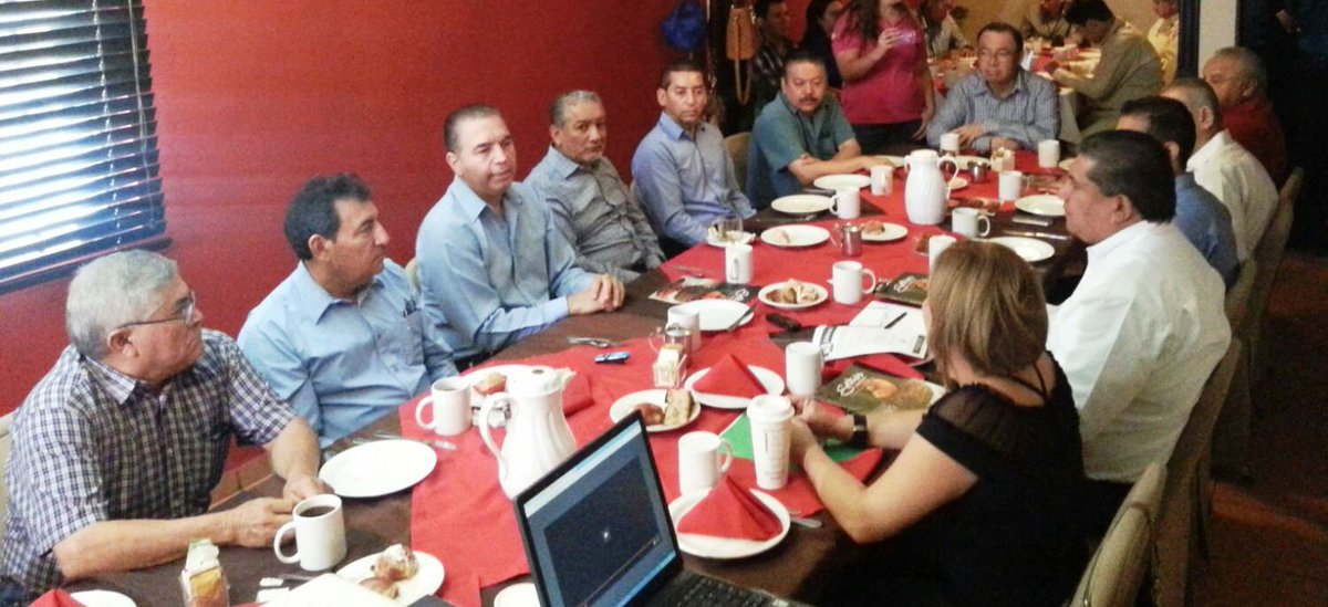 VisitHermosillo's tweet photo. Un gusto reunirnos con el consejo de CANACOPE Sonora para impulsar Turismo en Hermosillo @EduardoLemmen1 https://t.co/V7y8ymyB2l