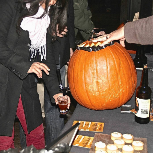 ChiPublicHouse's tweet photo. Why tap a keg when you can tap a PUMPKIN?! #TappingPumpkins is THURSDAY Oct 29th, 5-7pm! https://t.co/Nq0u85QPkP https://t.co/T8erWjesol