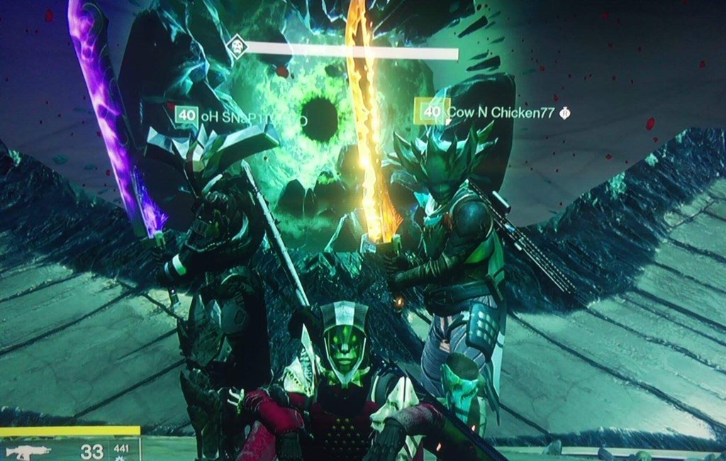 cownchicken77's tweet photo. @Bungie @JordanEllaych  #familyphoto https://t.co/pY8ZWRymE8