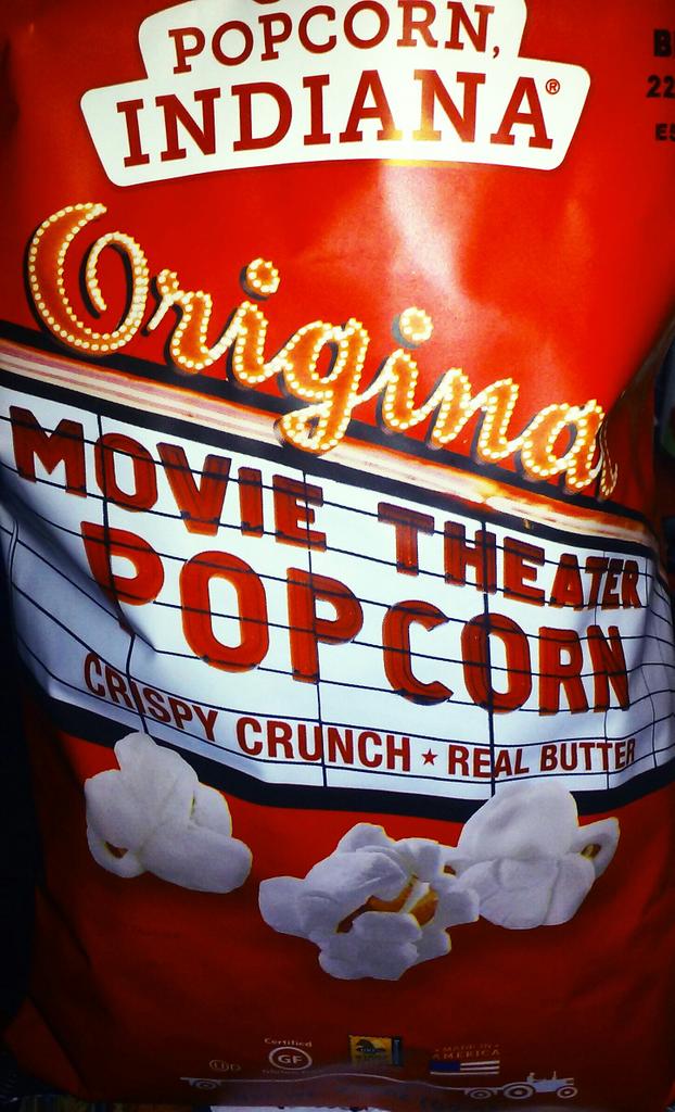 LvngConsciously's tweet photo. My FAVE bagged popcorn EVAH from @Popcorn_Indiana . Really does taste like theater popcorn. #afternoonsnacking https://t.co/8wI8LXymGa