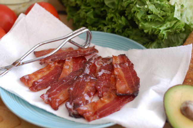 acraftyspoonful's tweet photo. Is offering bacon as a reward to get your kids to read wrong? #talkreadsing #first5CA AD https://t.co/8v3Eb6B6XV https://t.co/hsiOLbsPPg