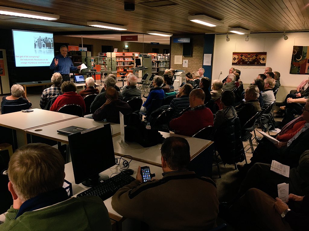 m2015jvdm's tweet photo. Lezing ‘Het begin van de mijnbouw in Limburg en sociale gevolgen daarvan’, Ben Gales #LGOG #Landgraaf #M2015 https://t.co/KYWvf2goB0