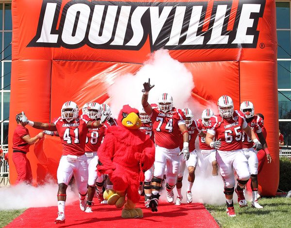 _MJ72_'s tweet photo. Blessed To say I Received an Offer From The University of Louisville #GoCards #L's up https://t.co/RJL7Fu9qyx