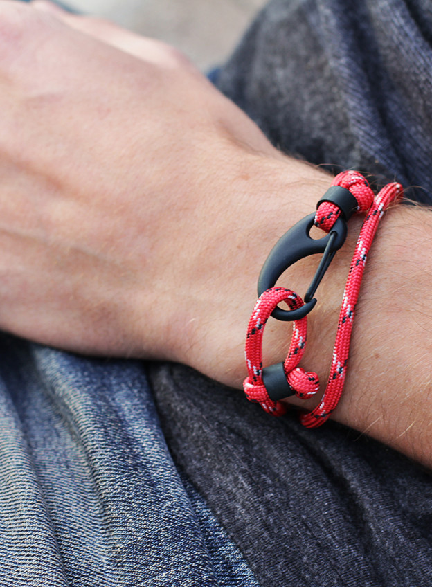 oolodesign's tweet photo. We think simplicity is key at #oolo thats why we love these 'Adjustable Paracord Bracelets' from @weareallsmith https://t.co/Sdkd8jieok