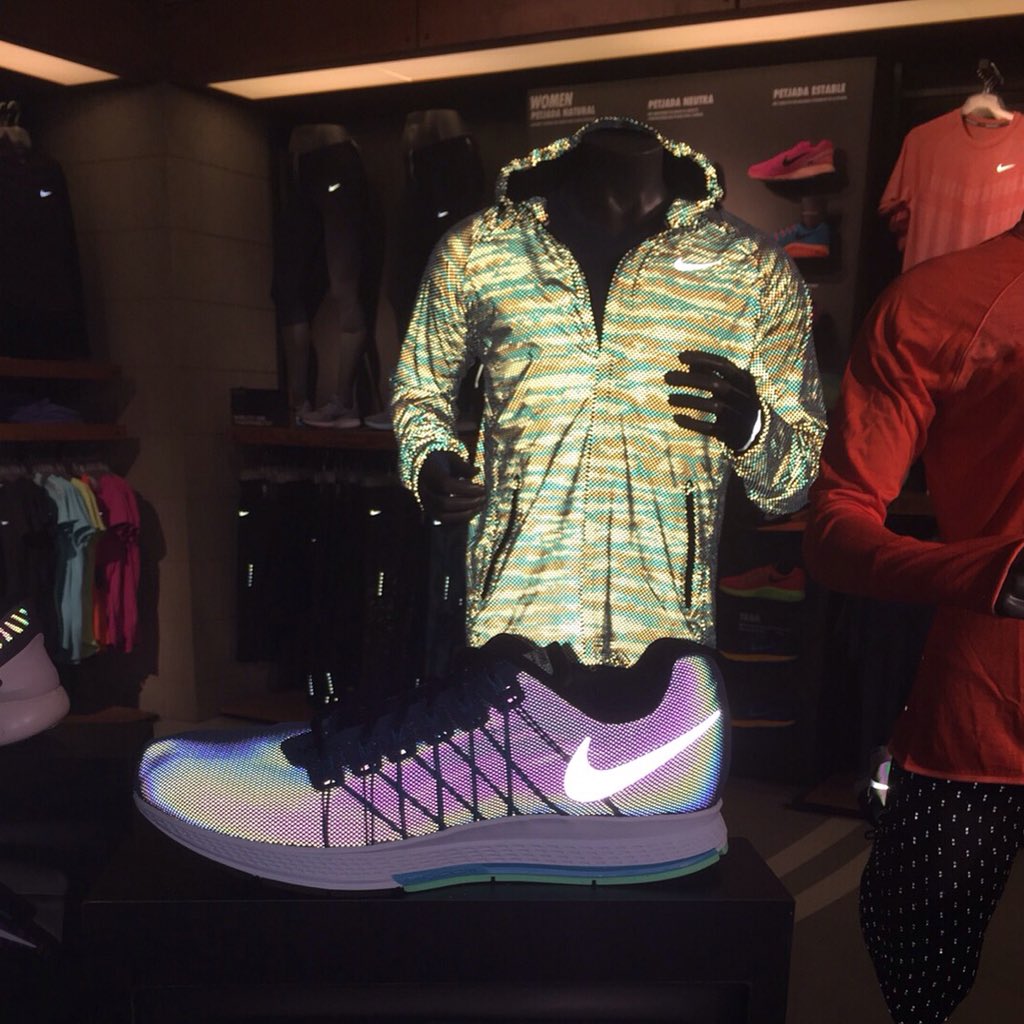 evasionrunning's tweet photo. Nike Air Zoom Pegasus 32 FLASH en tiendas #evasionrunning !
B R I L L A R U N N E R!! #ShieldPack #getouthere https://t.co/wKHQnq48KQ
