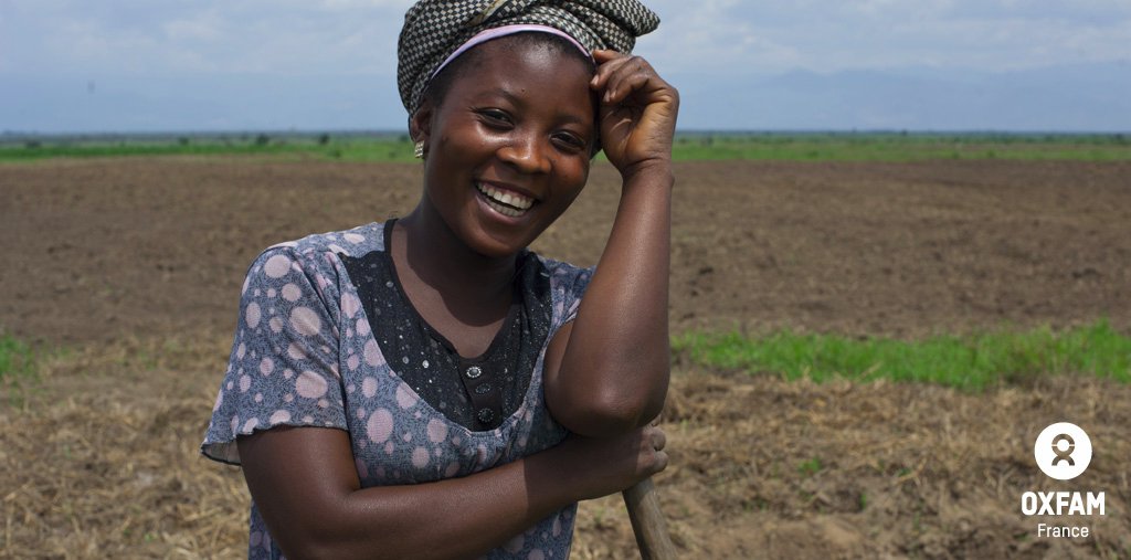 oxfamfrance's tweet image. Soutenez les femmes qui font face au changement climatique en signant notre pétition oxf.am/Zsoc