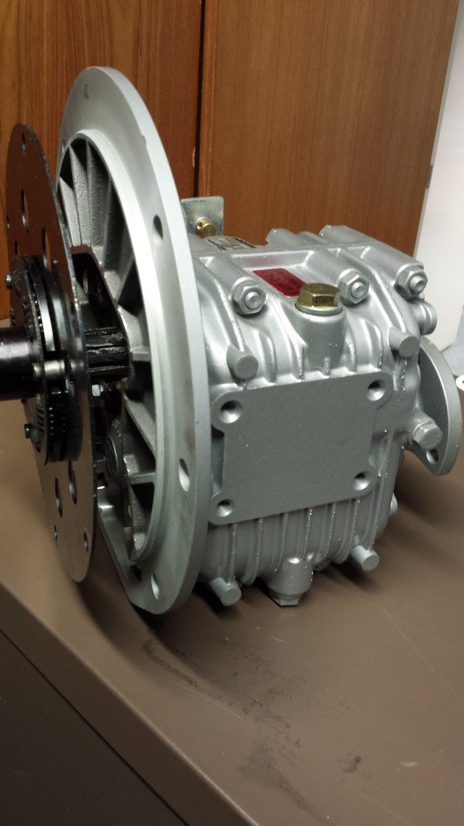 DiamondDiesels's tweet photo. For sale, 1 x Herth ZF10M marine mechanical gearbox to clear 2.05:1 ratio with drive plate £250.00. https://t.co/hXl8wgvaRe