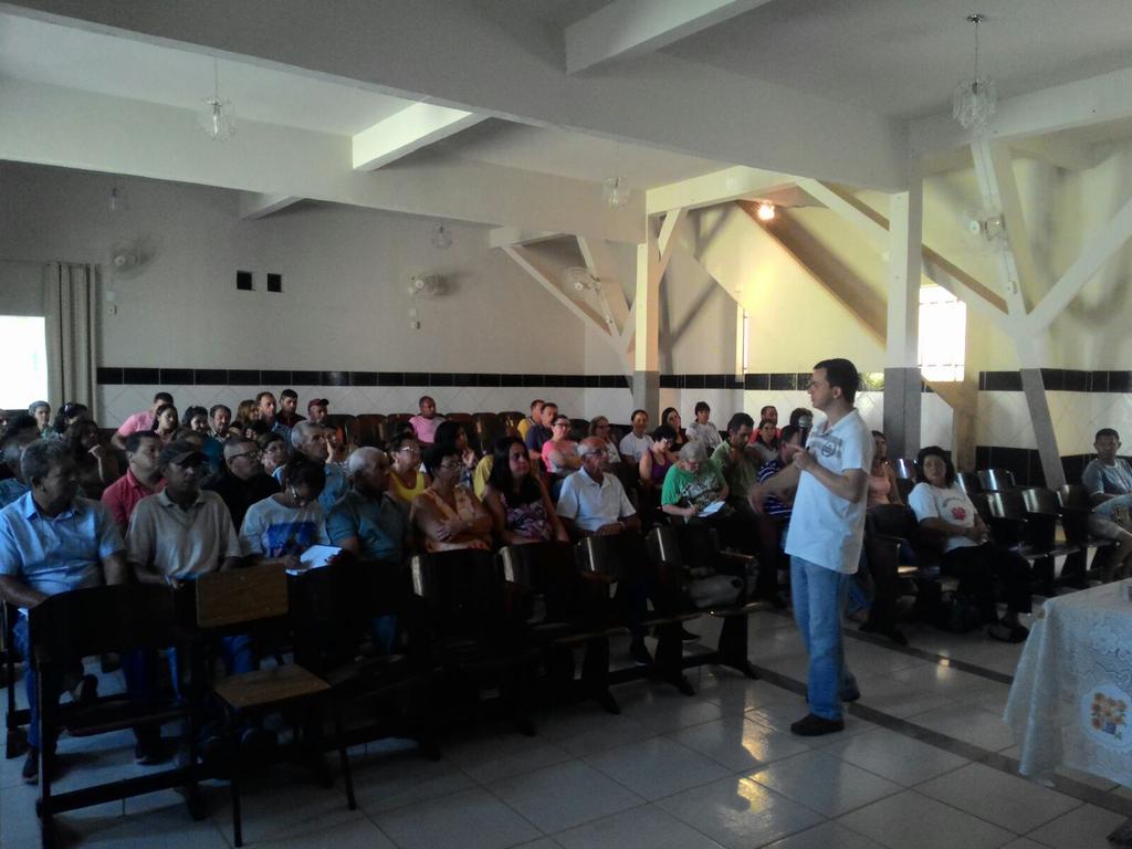 OtonFrei's tweet photo. Formação sobre a laudato si com lideranças comunitárias em são Francisco do glória. https://t.co/ngKRJSqV0P