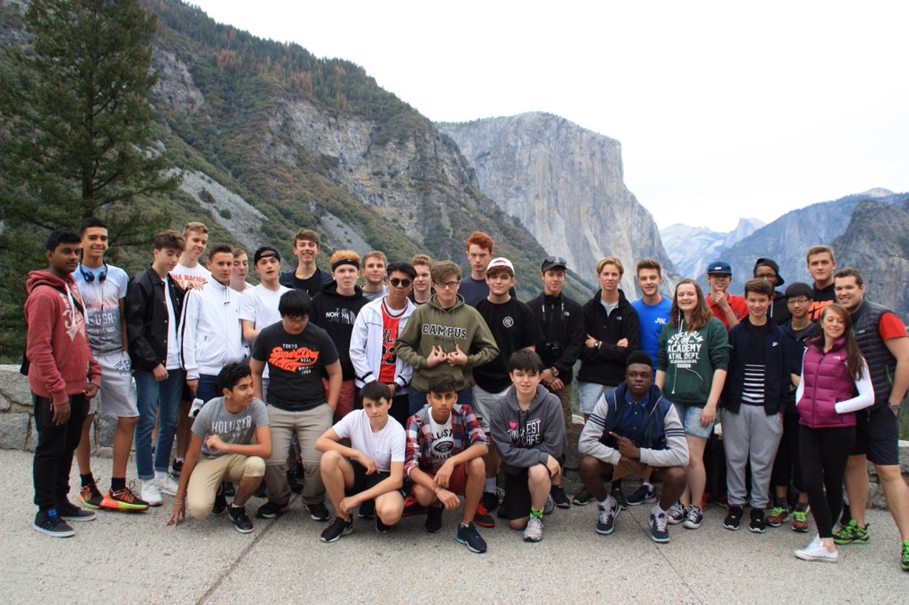 GeogAttwell's tweet photo. Travelling through the Yosemite National Park #swusa15 https://t.co/4TOGMDSitm