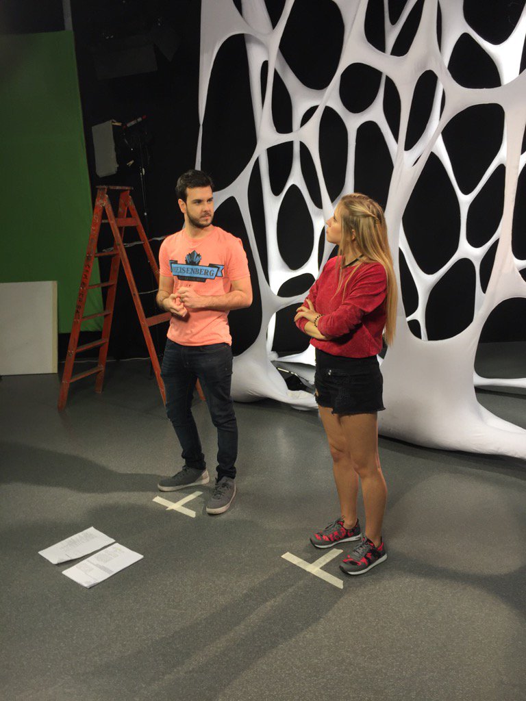 Los mejores conductores <a href="/flor_cappiello/">Florencia Cappiello</a> y <a href="/FelixValiente/">Félix Valiente</a> preparando un #PROGRAMÓN de #TigresenRed