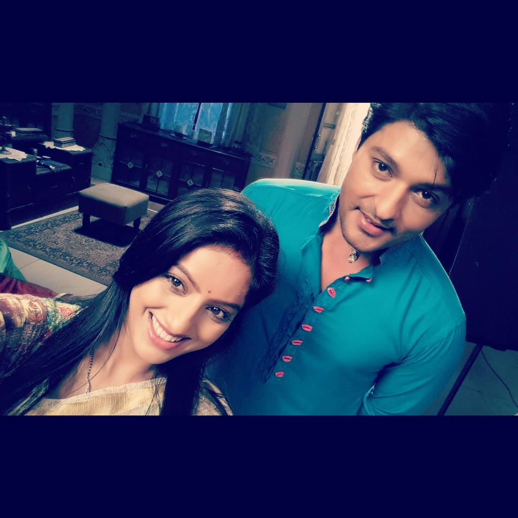 deepikasingh150's tweet photo. #selfie #surajSandhya #DiyaAurBaatiHum @shashisumeetproductions @starplus https://t.co/BCoS3Bmti0