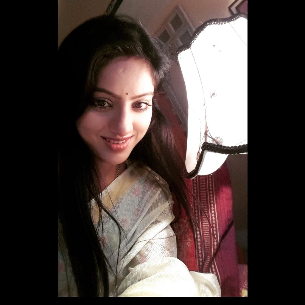 deepikasingh150's tweet photo. #selfie #surajSandhya #DiyaAurBaatiHum @shashisumeetproductions @starplus https://t.co/BCoS3Bmti0