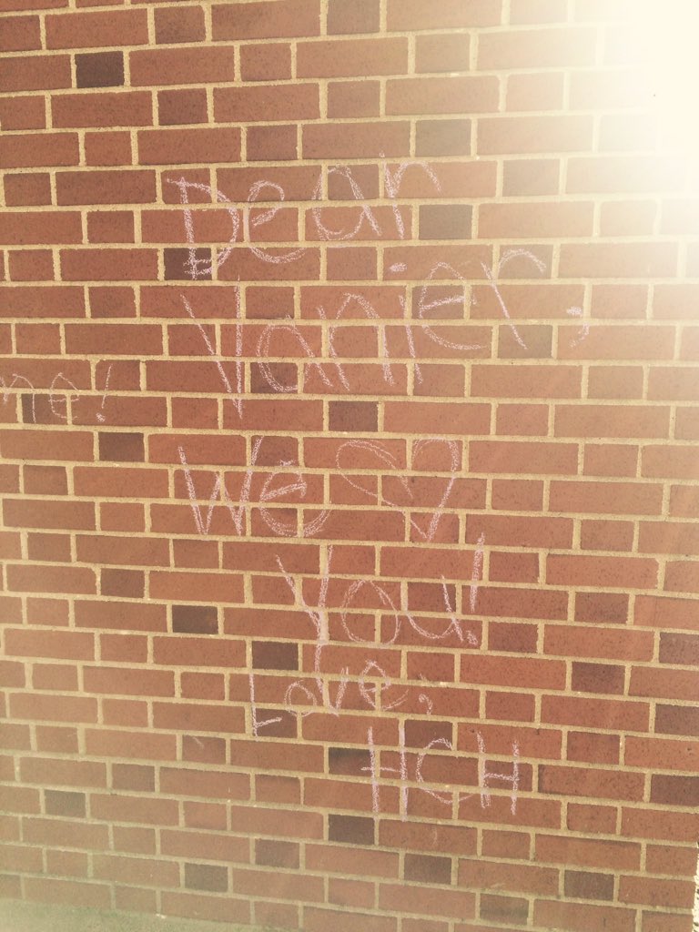 VanierHallSTU's tweet photo. Thank you to the lovely @HolyCrossHouse!  These messages were great to wake up to! #niceoff2k15 #chessmatchcontinues https://t.co/GwF1Plo0D9