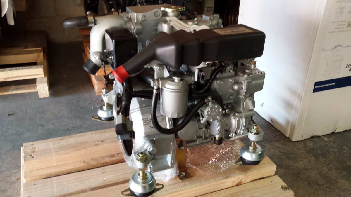 DiamondDiesels's tweet photo. Craftsman Marine "Bobtail" engine ready for customer collecting in the morning https://t.co/mOtlZJQ8xk