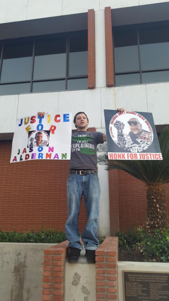 nicoleramirezRC's tweet photo. #justiceforjorgeramirez #justiceforjasonalderman @meiselasb @markgeragos
#bakersfieldcalifornia #EnoughIsEnough https://t.co/8vfS3alfym