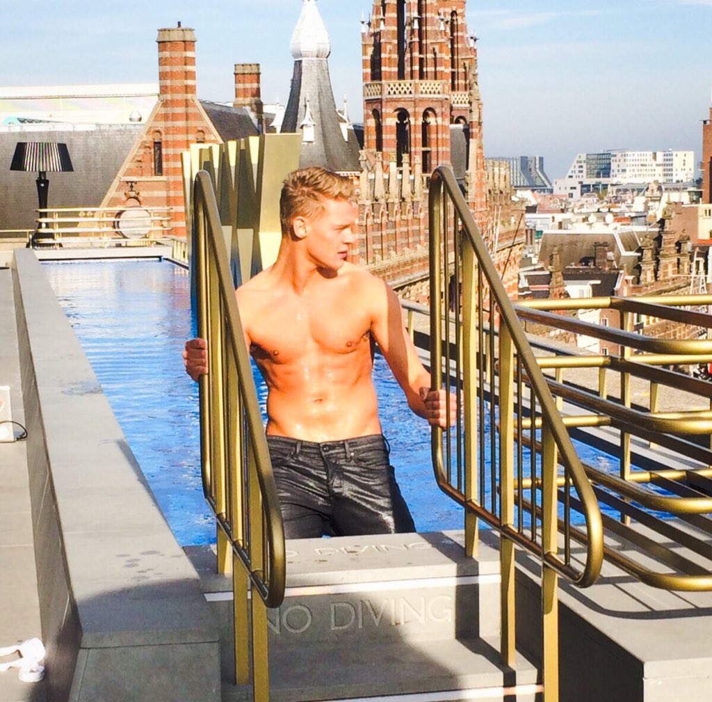 @ferrydoedens heeft een fotoshoot gehad voor @talkiesNL.Wij zijn benieuwd! #talkies <a href="/WHotels/">W Hotels</a> #whotelamsterdam