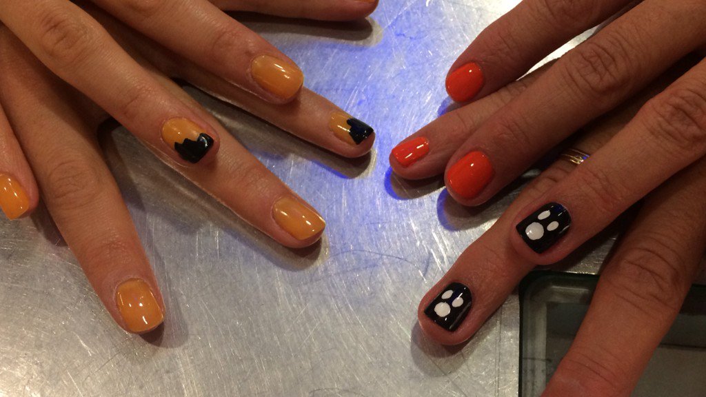 farmalista's tweet photo. Más! #manicura #Halloween en la #farmacia #retail #FarmaAtrevidas https://t.co/gPgiprqHyz