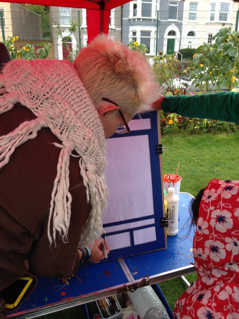 BigDrawCatford's tweet photo. #TheBigDraw Catford 2015 in pictures https://t.co/u4nPyflPH4 #familyartsfest #SELondon https://t.co/4IFp9g3Wjd