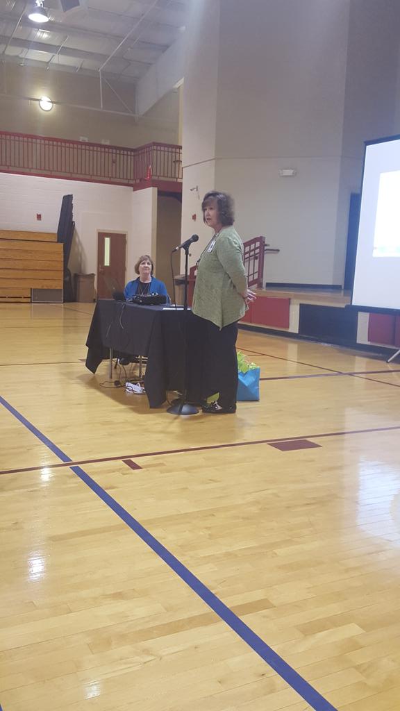 TIDEVINE's tweet photo. Dr. Eunice Williams, Principal of Brockman, a fabulous @RichlandOne school presenting presenting at summit #scos15 https://t.co/uKezG8Hch3