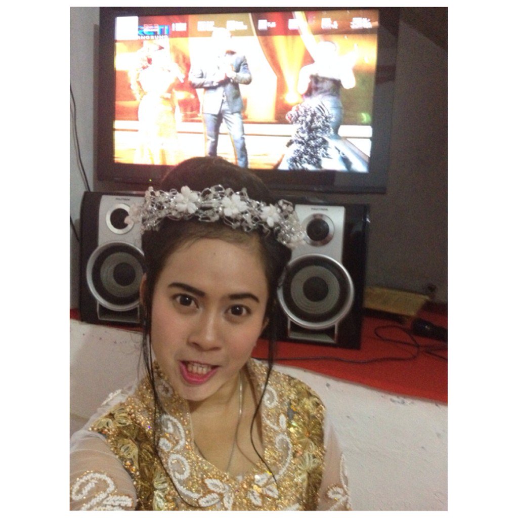 inggitagurnita tweet media