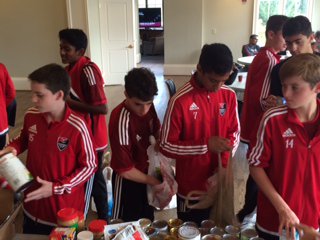 loudounsc's tweet photo. #01BRed sorted through your generous food donations on Sun! Thanks for supporting our food drive!! #RepTheRed https://t.co/vdiluDgmBp