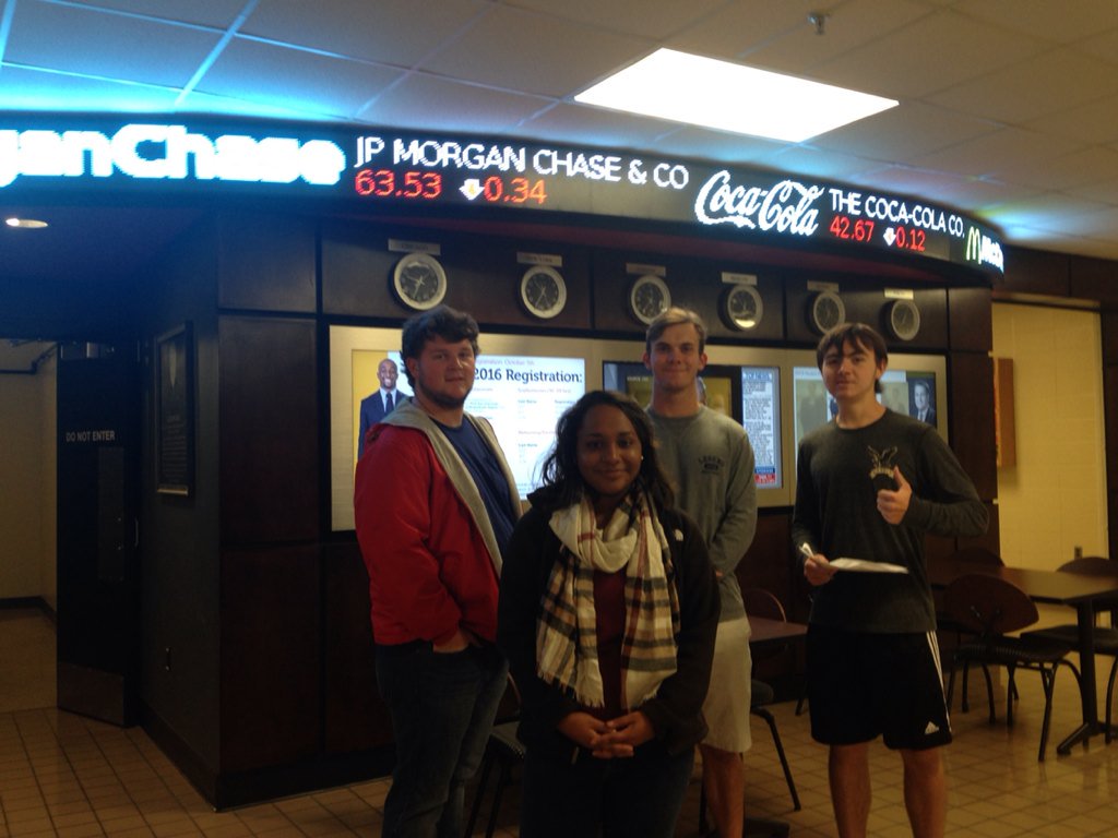 charming_kalyn's tweet photo. @WKUGriseHall team Glenn #1020hunt https://t.co/2EwffwIOHo