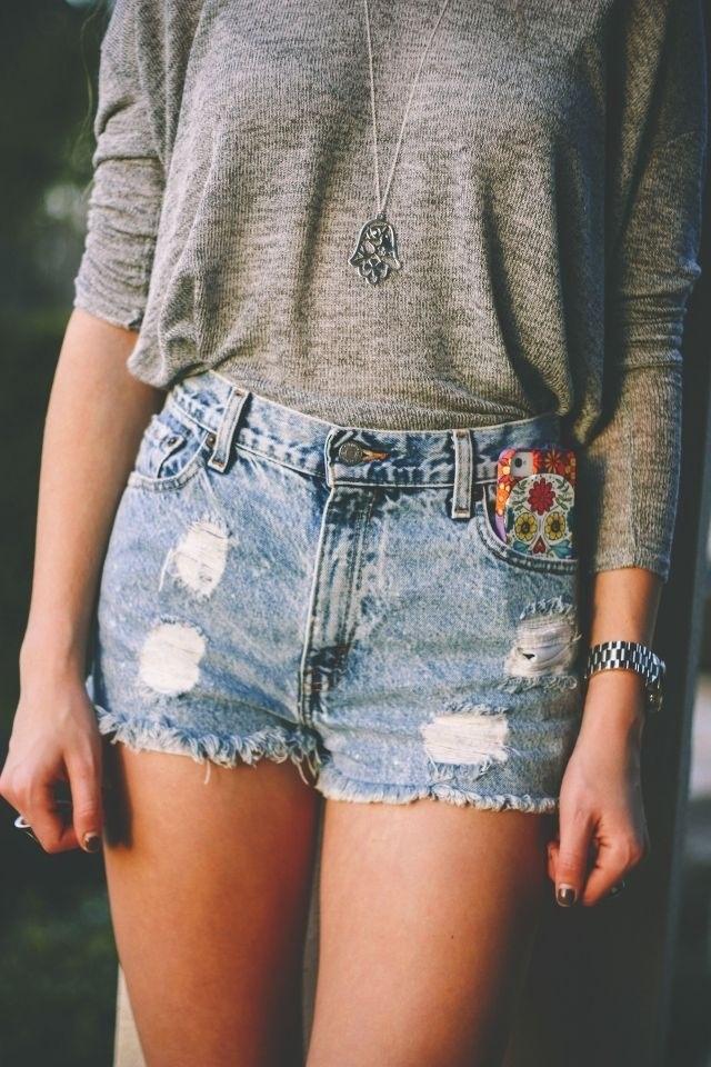 tanhisterica's tweet image. Quiero que me queden así los shorts saben