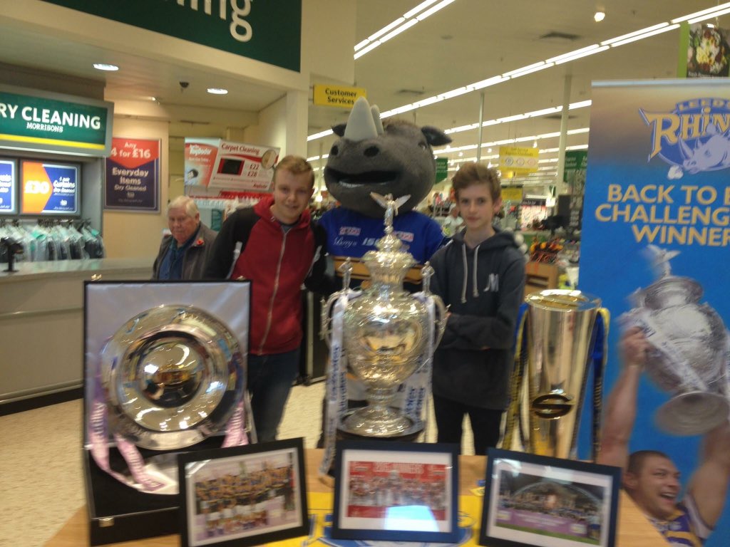 liamwraith22's tweet photo. Leeds Rhinos Treble Winners 2015! 🏉💯 @leedsrhinos #back2backrhinos https://t.co/deH88HdUgt