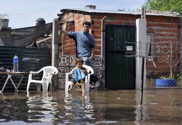 atlanticsurff's tweet photo. #SeVieneElBalotaje y Scioli ahora le está pidiendo votos a ellos, a los mismos q él le dio la espalda. Maravilloso. https://t.co/BOBfwdRhbf