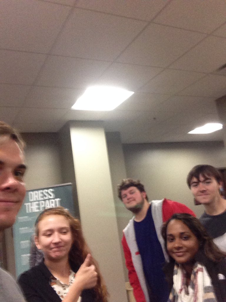 charming_kalyn's tweet photo. @WKUGriseHall team Glenn #1020hunt https://t.co/OuB73QPhqw