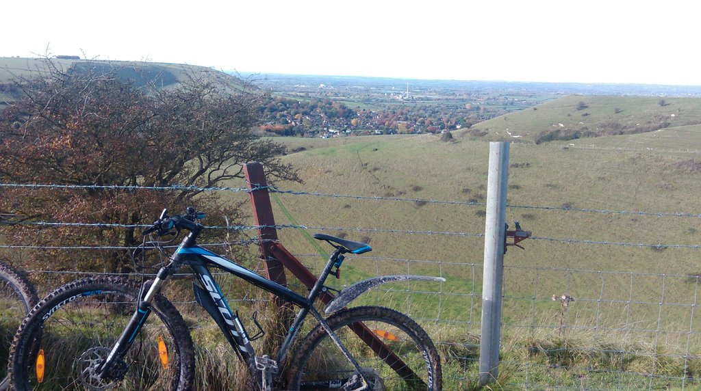 spambiking's tweet photo. Lovely morning out on the bike yesterday, good turnout plenty of hills and some leafy singletrack! #wiltshire #MTB https://t.co/VGnb8raRXq