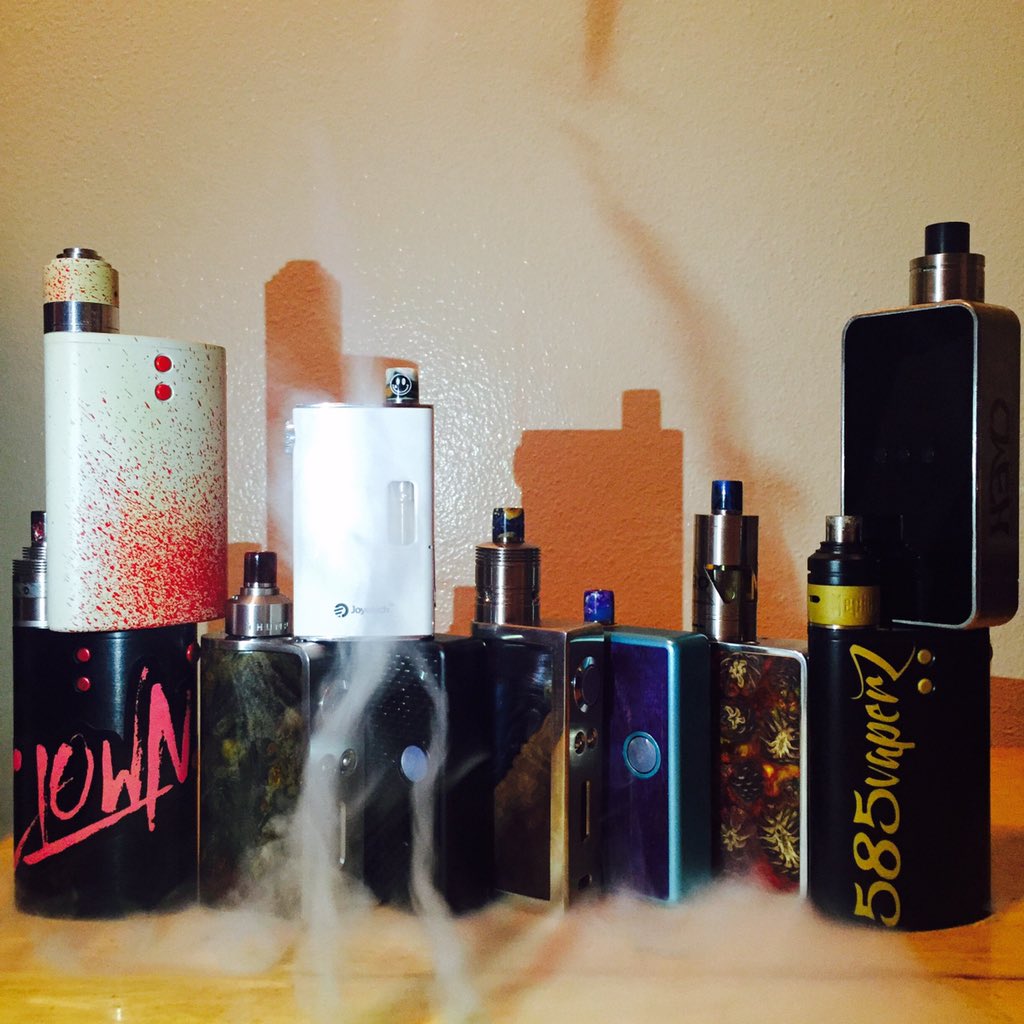 _ihatenfts's tweet photo. $6,000 table check #ilikebadbitchesthatsmyfuckingproblem #vapelyfe #AllAuthentic https://t.co/bSFqS2Zmd1