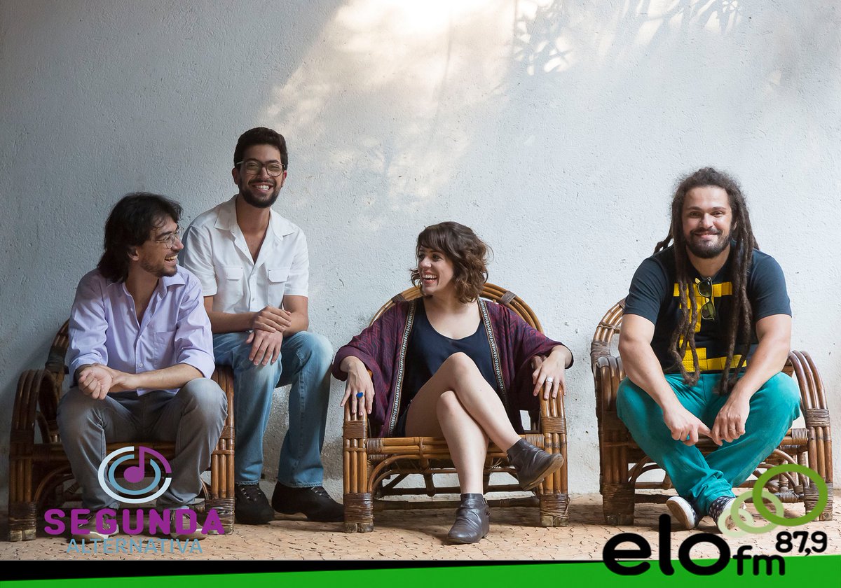 elofm's tweet photo. A moçada massa do Todos os Caetanos do Mundo vai estar no estúdio da Elo FM esta segunda (26/10). https://t.co/2O5aHbu330