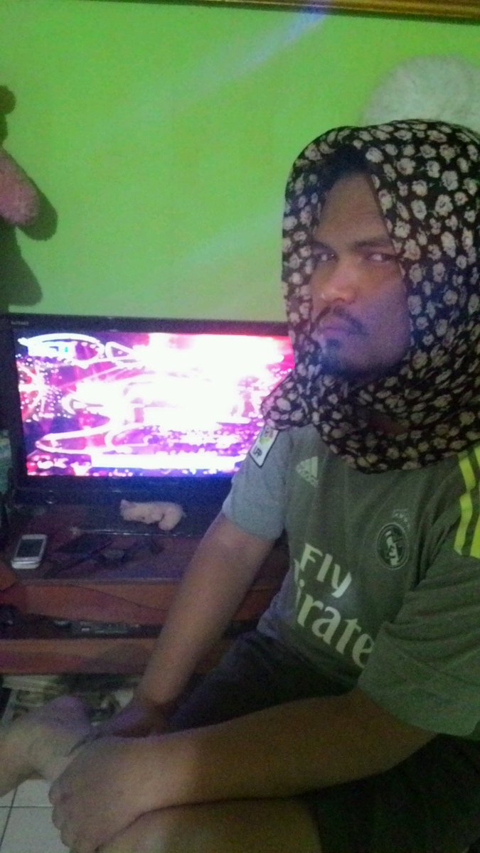 pendyjrs's tweet photo. #SelfieTersilet 
#SILETAWARDS2015 
@OfficialRCTI 
Kejutan apa lagi ya..?? https://t.co/kjSSsGsqKd